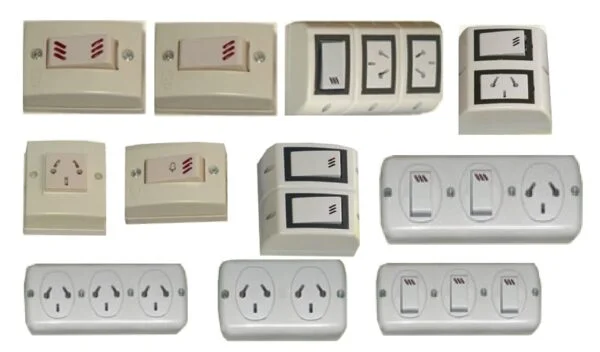 BASE 1 INTERRUPTOR 10A Y 2 TOMACORRIENTE